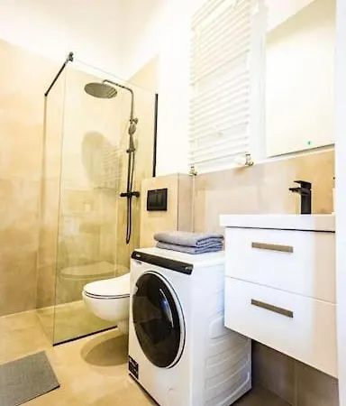 Lovely In Apartment Warschau