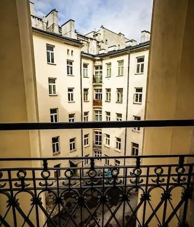 Apartment Lovely In Warschau