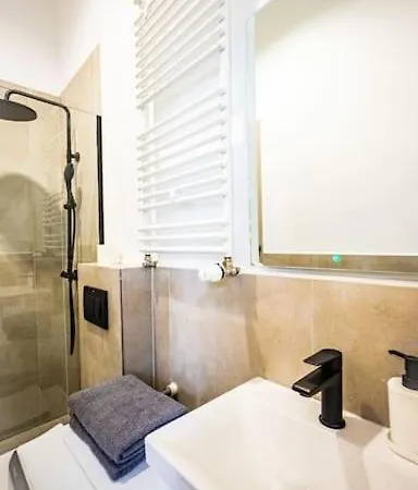 Apartament Lovely In